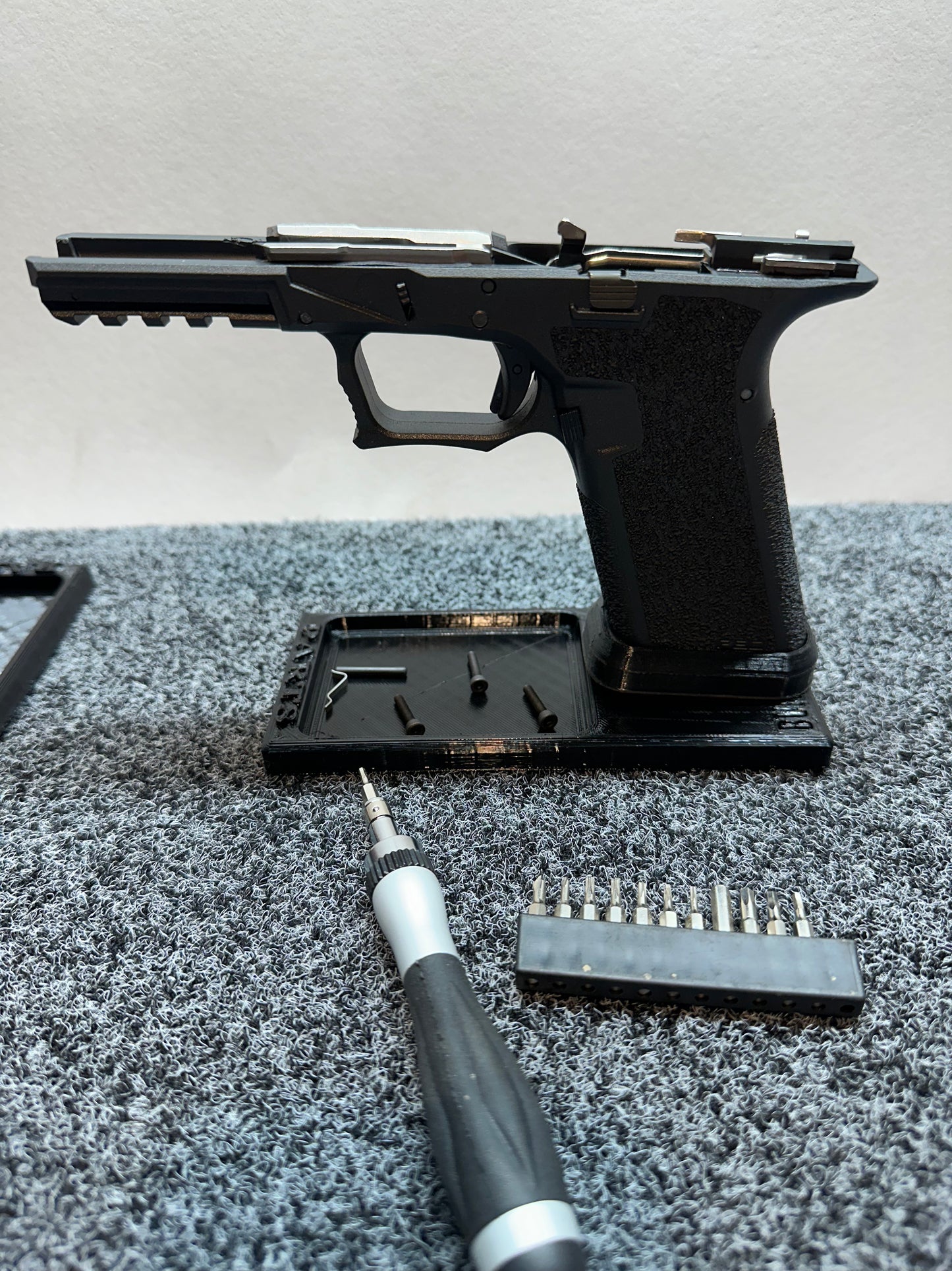 Bunker Prints Glock Modular Pistol Stand: Premium Display and Maintenance Solution for G17/17L/19/26/34 Models